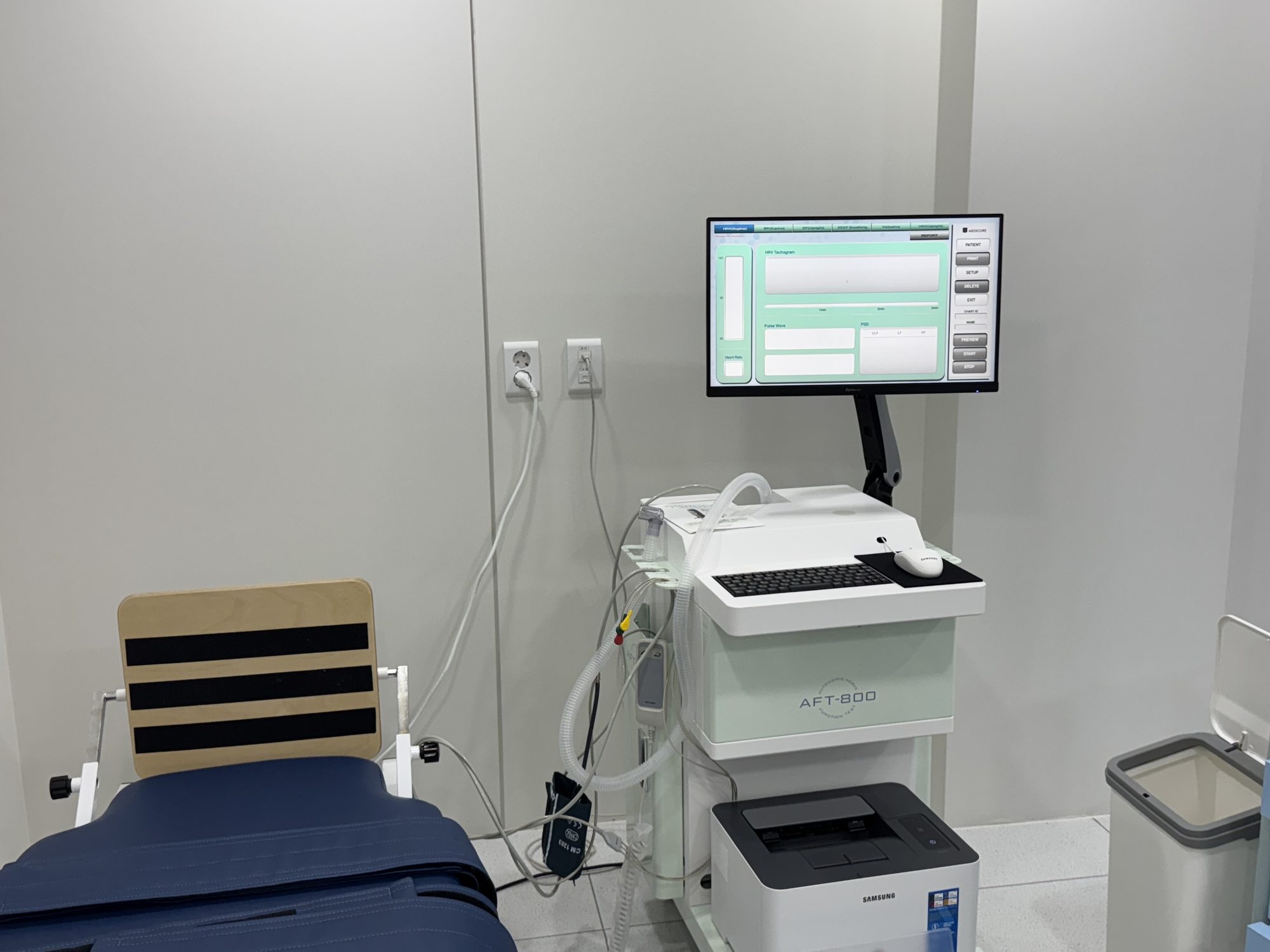 Gait and foot-pressure test station